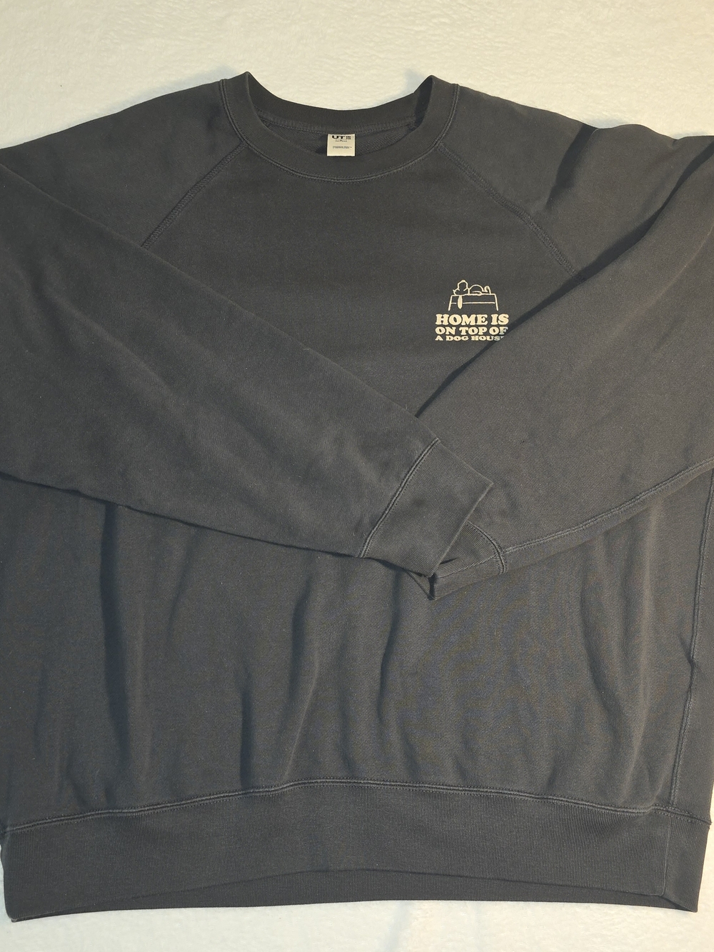 UT Uniqlo Peanuts Sweatshirt Unisex XL Gray Snoopy  Dog House